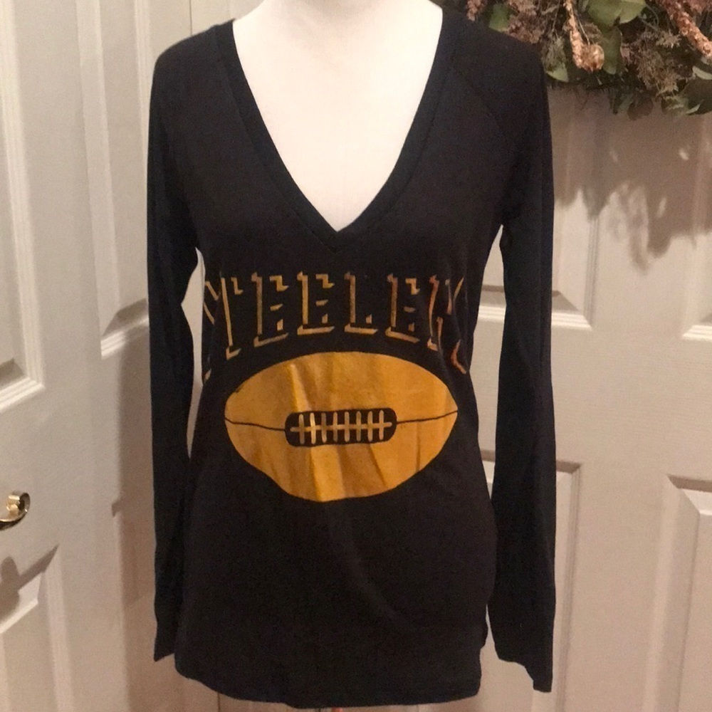 Steelers long sleeve black v neck tee w metallic